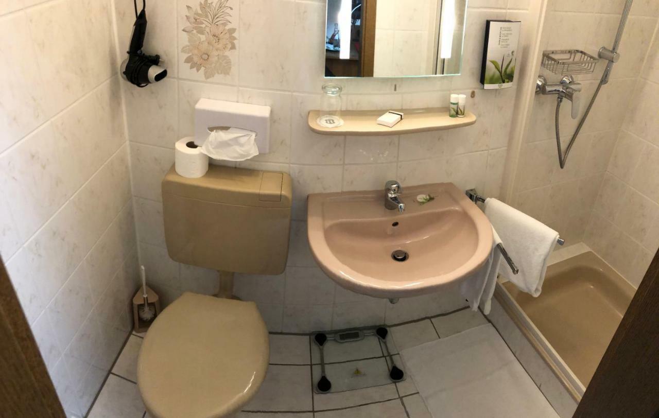 Hotel Kaiserquelle Salzgitter Rum bild